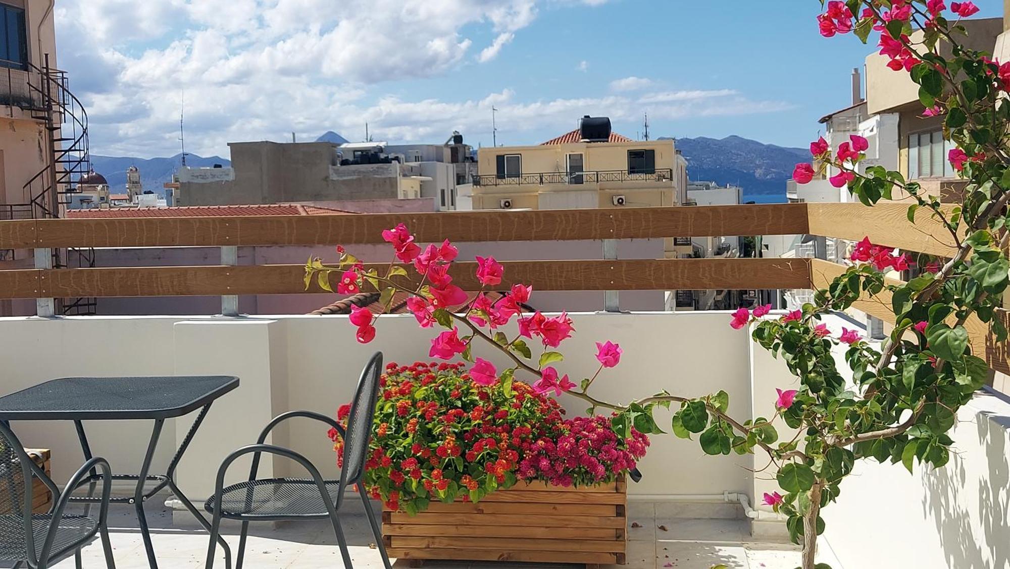 Elegant Apartment In The Heart Of Heraklion Exterior foto